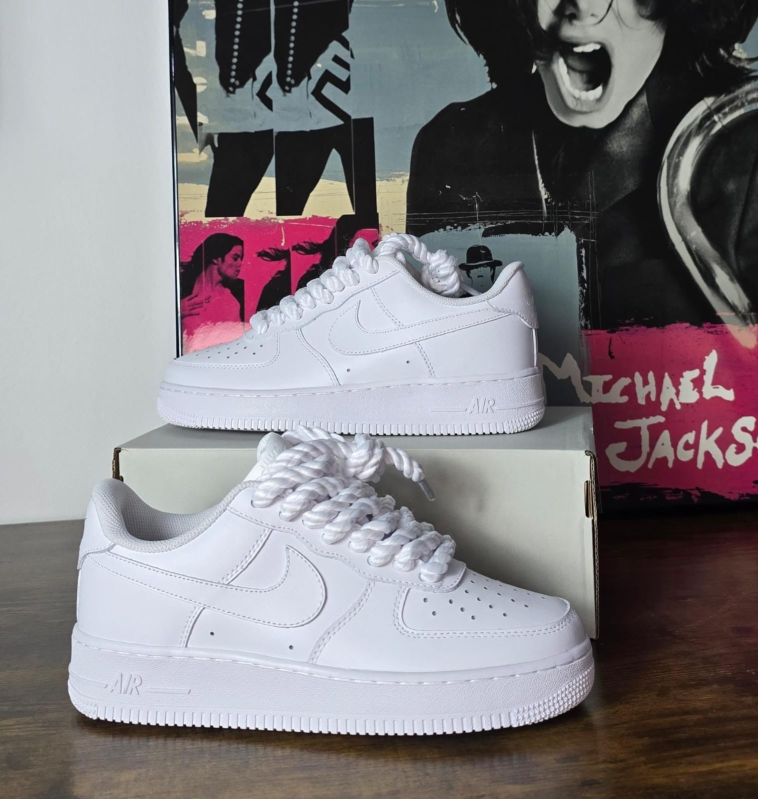 NIKE AIR FORCE WHITE
