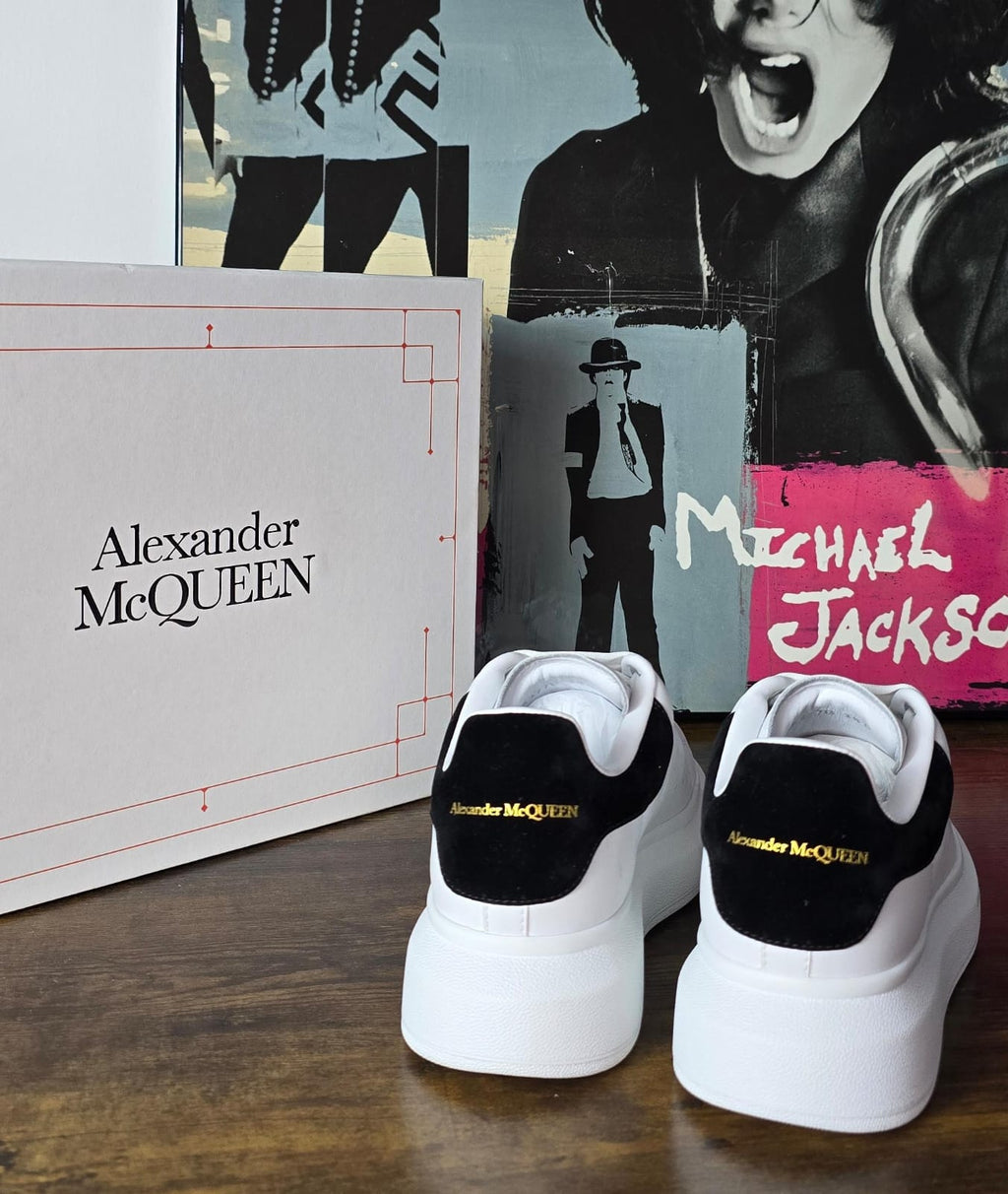 ALEXANDER MQUEEN WHITE BLACK