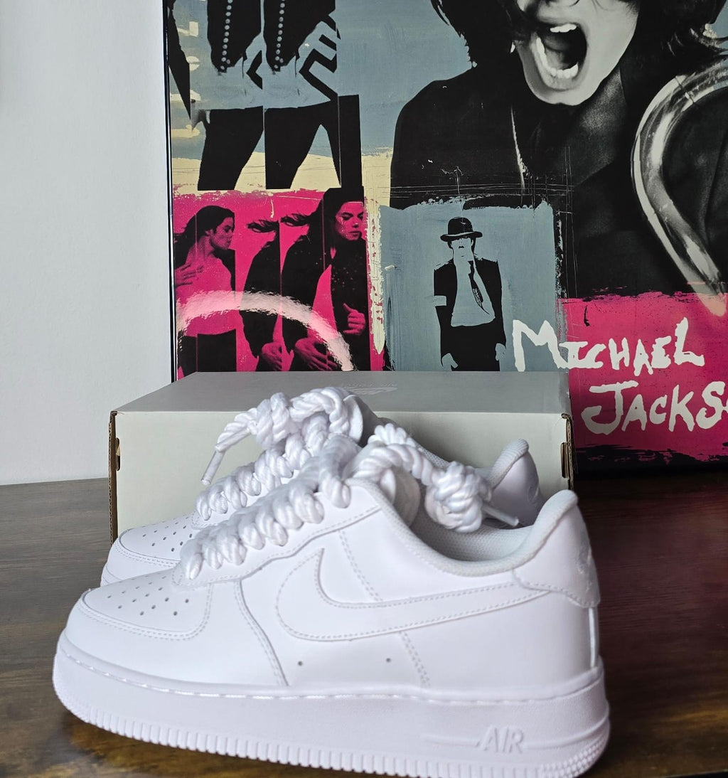 NIKE AIR FORCE WHITE