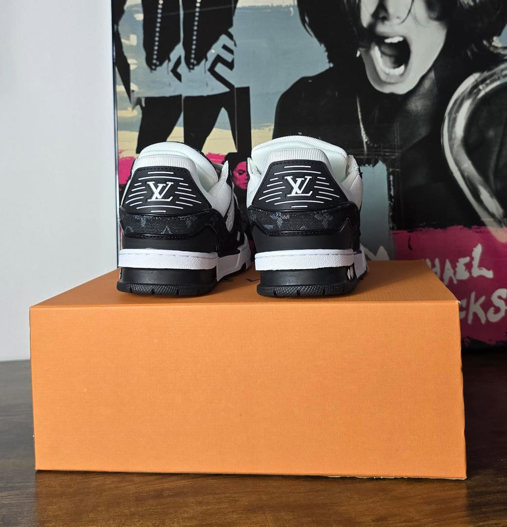 LV TRAINER BLACK WHITE