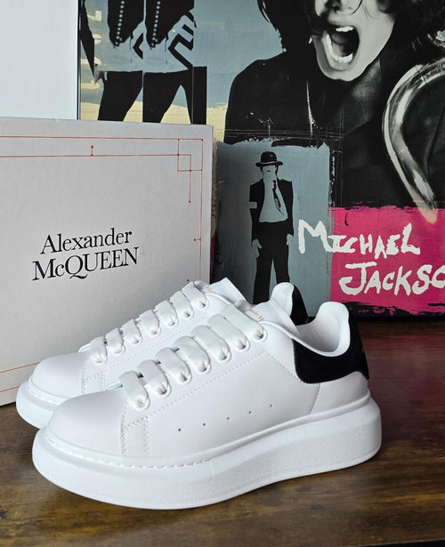 ALEXANDER MQUEEN WHITE BLACK