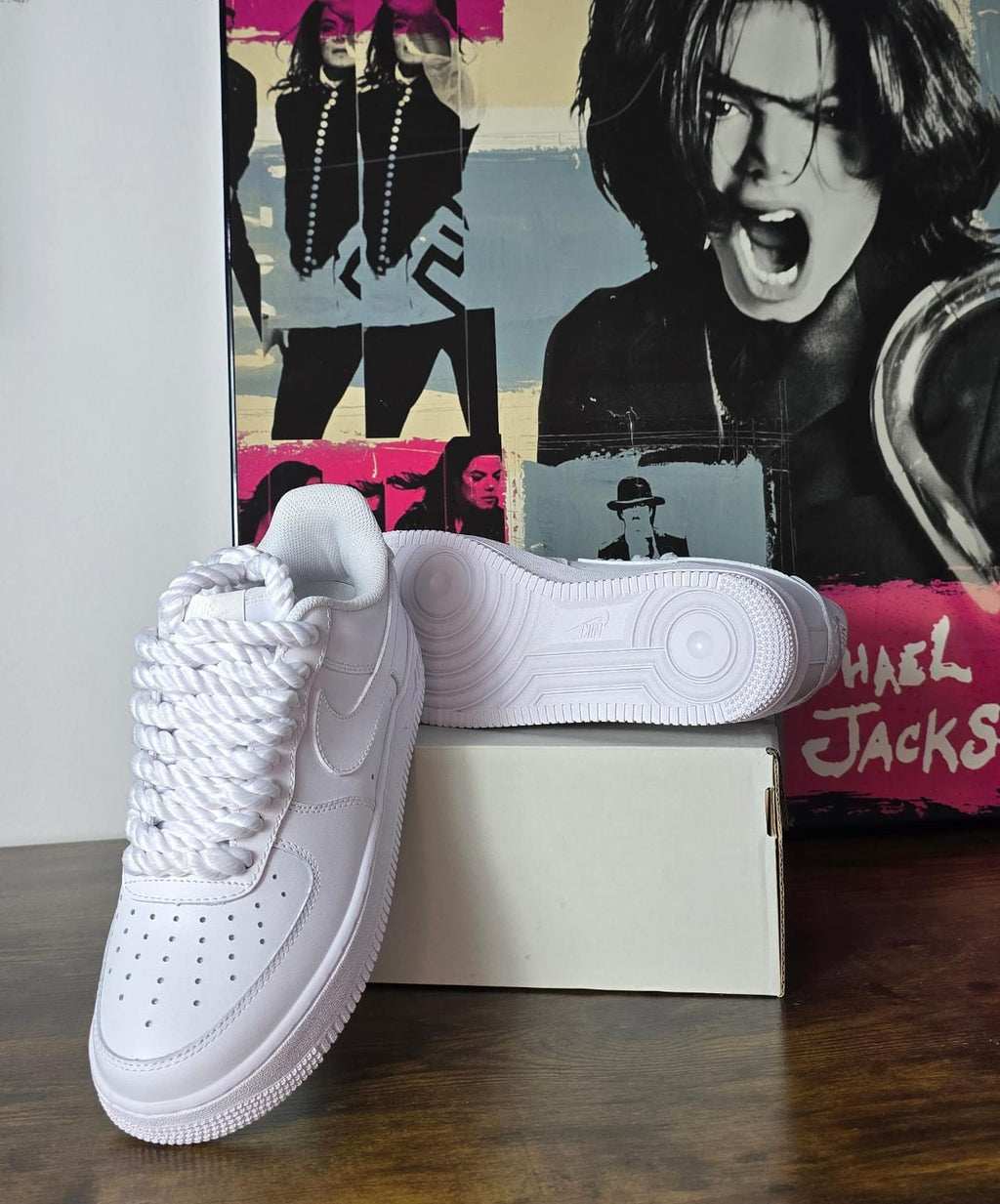 NIKE AIR FORCE WHITE